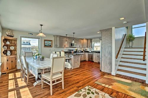 Sunny Beach House Getaway - Steps From Water!
