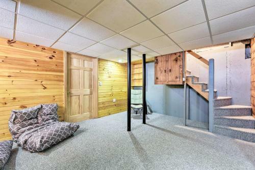 Oceanfront Cape Cod Home With Porch, Yard And Grill!