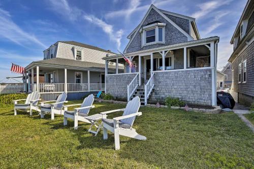 Oceanfront Cape Cod Home With Porch, Yard And Grill!
