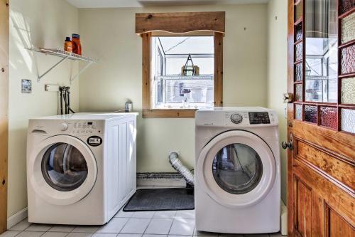 Oceanfront Cape Cod Home With Porch, Yard And Grill!