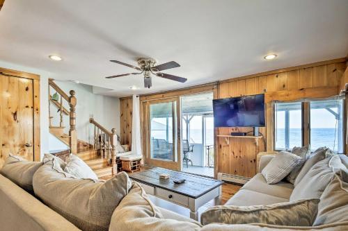 Oceanfront Cape Cod Home With Porch, Yard And Grill!