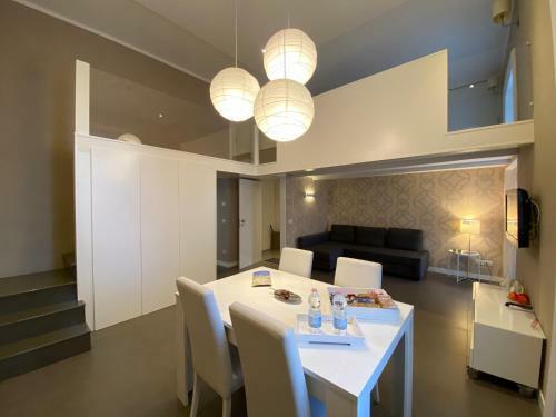 Acacia Apartment Naples Short Lease