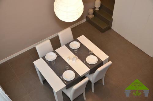Acacia Apartment Naples Short Lease