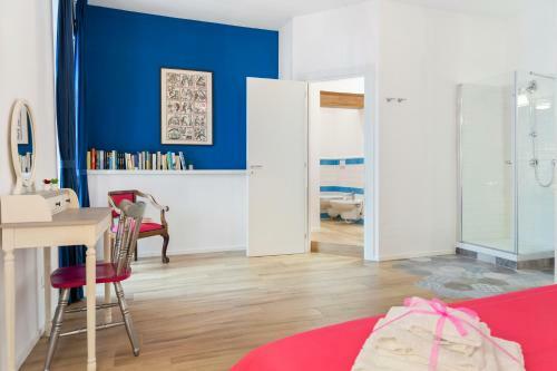 Oui Tree Apartment