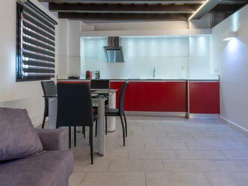 Apartaments Y Habitacions Entre Volcans