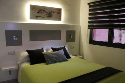 Apartaments Y Habitacions Entre Volcans