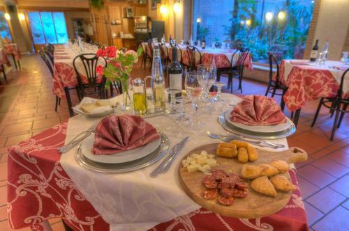 Hotel Lh Albergo Il Picchio