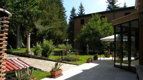 Hotel Lh Albergo Il Picchio