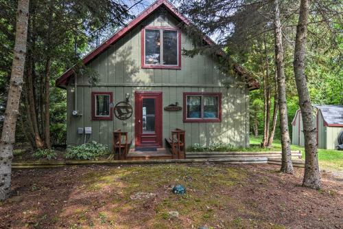 Idyllic Lake Leelanau Cottage With Dock And Fire Pit!