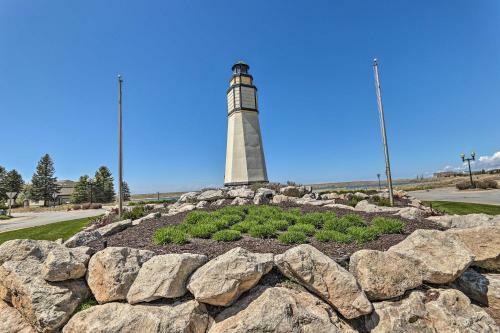 Apartamento Manistee Condo With Deck 300 Ft To Beachfront!