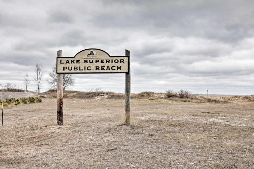Charming Home Less Than One Block To Lake Superior!