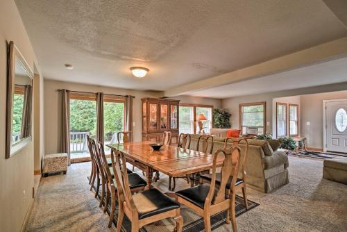Roscommon Home With Deck, 7 Mi To Higgins Lake!