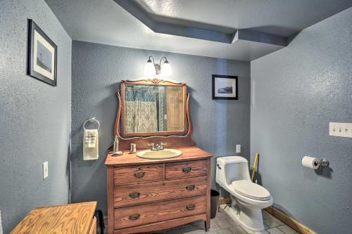 Roscommon Home With Deck, 7 Mi To Higgins Lake!