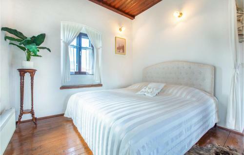 Beautiful Home In Kocevska Reka With 4 Bedrooms
