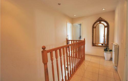 Five-bedroom Holiday Home In Frejus