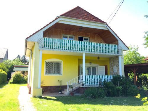 Villa Sebesty�n Apartments