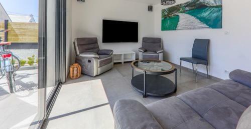 Villa Ref 026 Maison Moderne Avec Belles Prestations Piscine Et Jacuzzi � Arzon