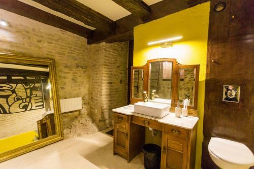 Apartamento Lofts Under The Castle In Old Town