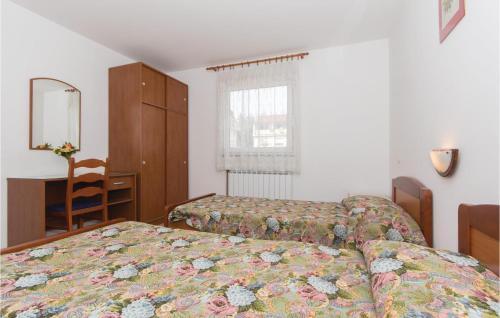 Nice Apartment In Pula With 2 Bedrooms