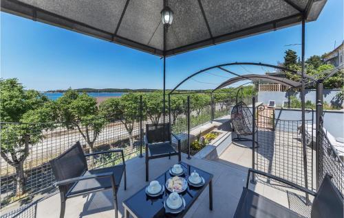 Nice Apartment In Pula With Wifi And 2 Bedrooms