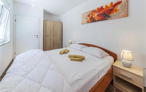 Nice Apartment In Pula With Wifi And 2 Bedrooms