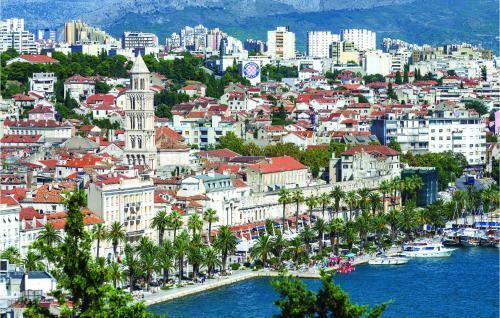 Amazing Apartment In Split With Wifi And 3 Bedrooms