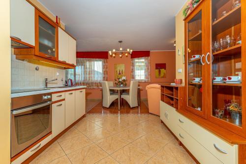 Apartment In Dramalj 41531