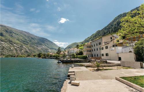 Three-bedroom Holiday Home In Kotor