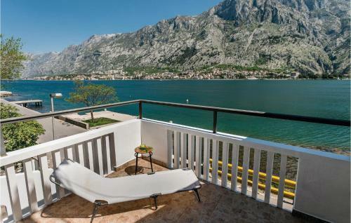 Three-bedroom Holiday Home In Kotor