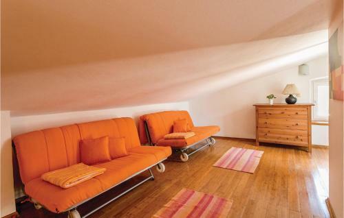Three-bedroom Holiday Home In Kotor