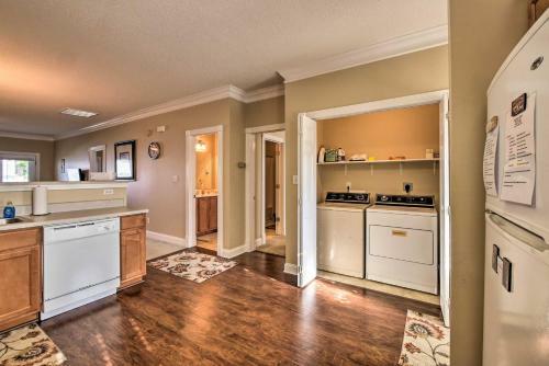 Waterfront Weiss Lake Getaway With Dock And Patio!