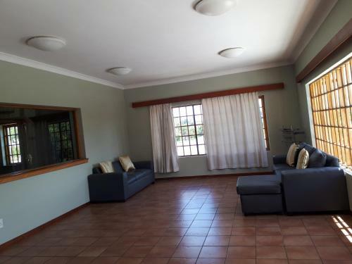 Cottage, Close To Uj, Milpark, Wits