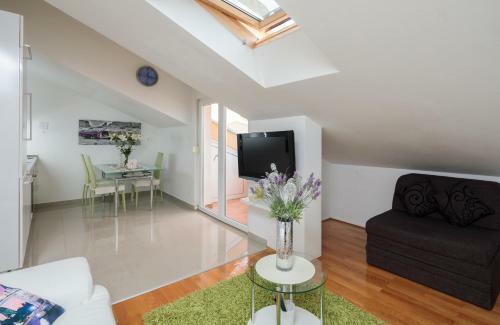 Apartment Leani