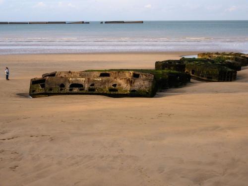 Calm And Comfortable Apartment In Bayeux