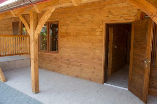 Lodge Jantar Pokoje I Domki U Reni