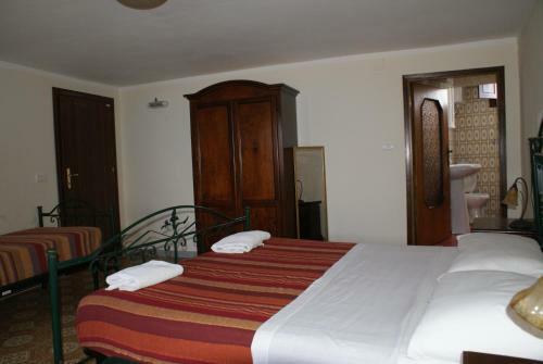 Bed & Breakfast A Taverna Intru U Vicu