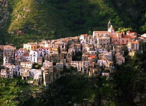 Bed & Breakfast A Taverna Intru U Vicu