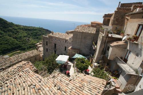 Bed & Breakfast A Taverna Intru U Vicu