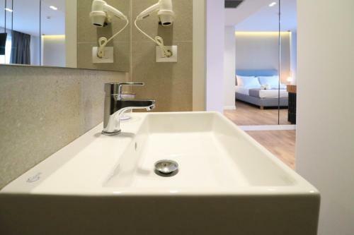 Valmar Hotel