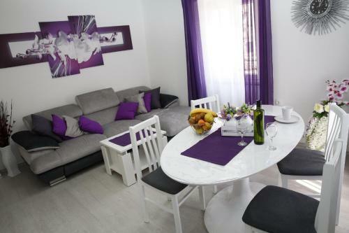 Apartments Stonehouse