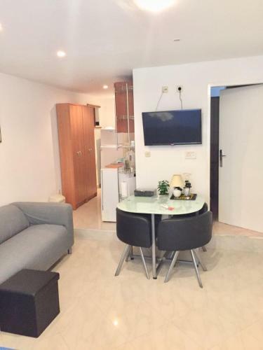 Lili Apartman