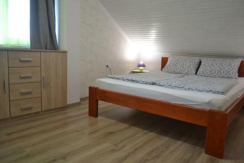 Csal�di Apartman Balatonkereszt�ron