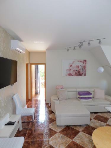 Lelle Central Grand Apartman