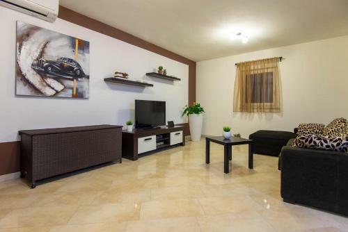 Villa House Paola