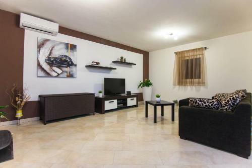 Villa House Paola