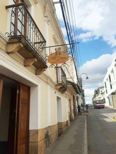Albergue Villa Oropeza Guest House