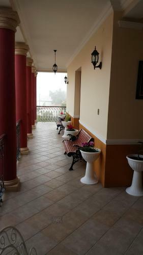 Albergue Villa Oropeza Guest House