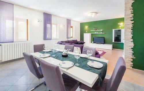 Villa Holiday Home In ?u?njevica With Swimming Pool