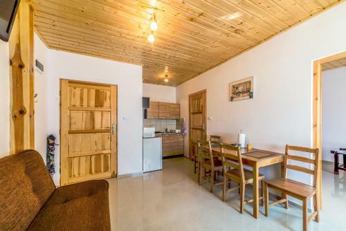 Hostal Pensjonat Sasanka - Bon Turystyczny