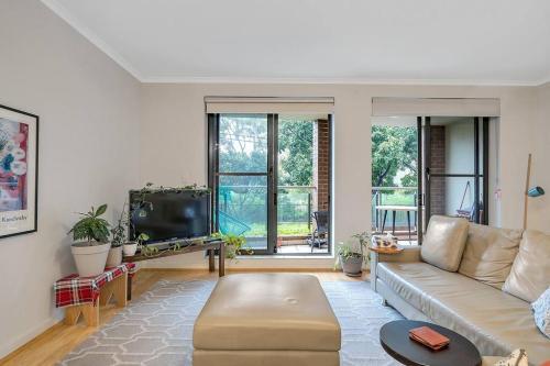 Stunning Urban Retreat / Redfern